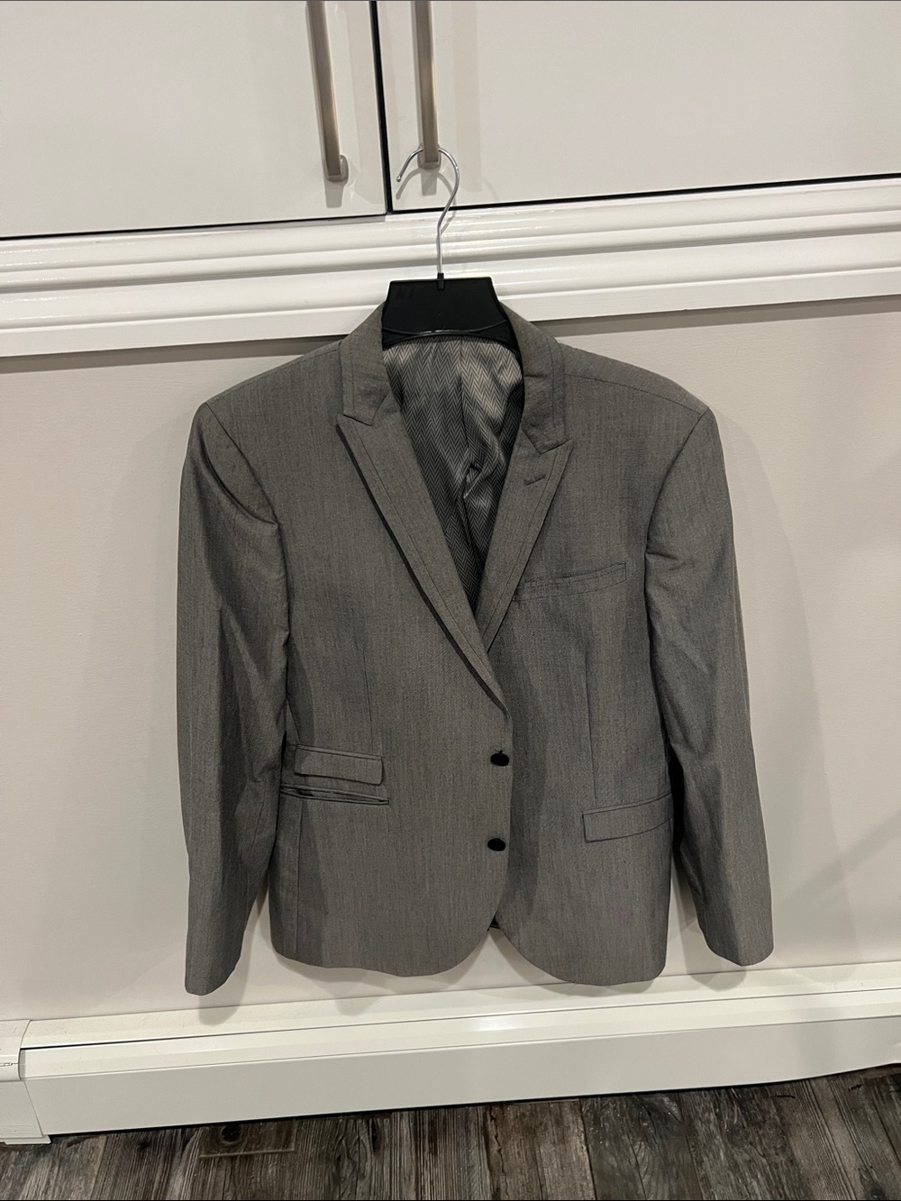 Men's Gray Two-Button Notch Lapel Blazer